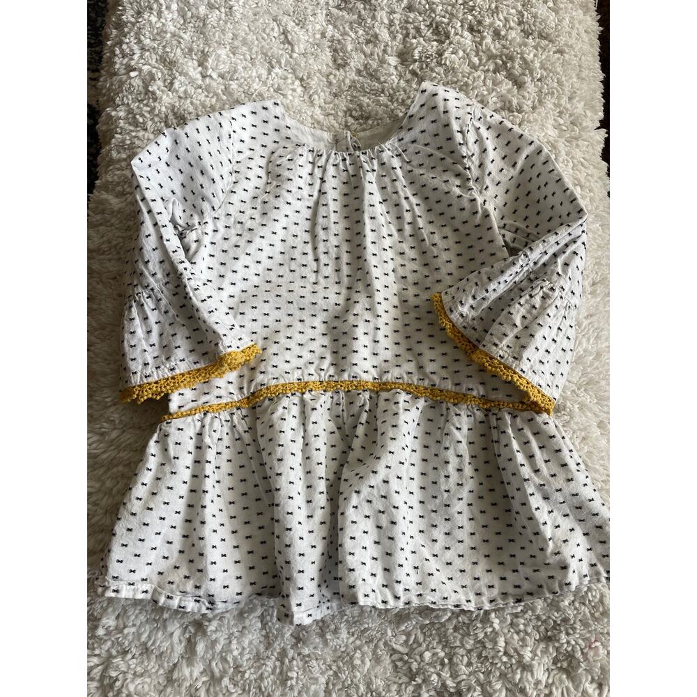 Max Studio Kids girls sz. 5 delicate, lined blouse. So pretty